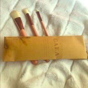 Brand New!! Luxie Gaea 3 Piece Brush Set
